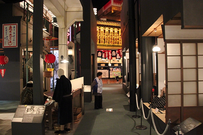 大阪歷史博物館展示以前的街道景象